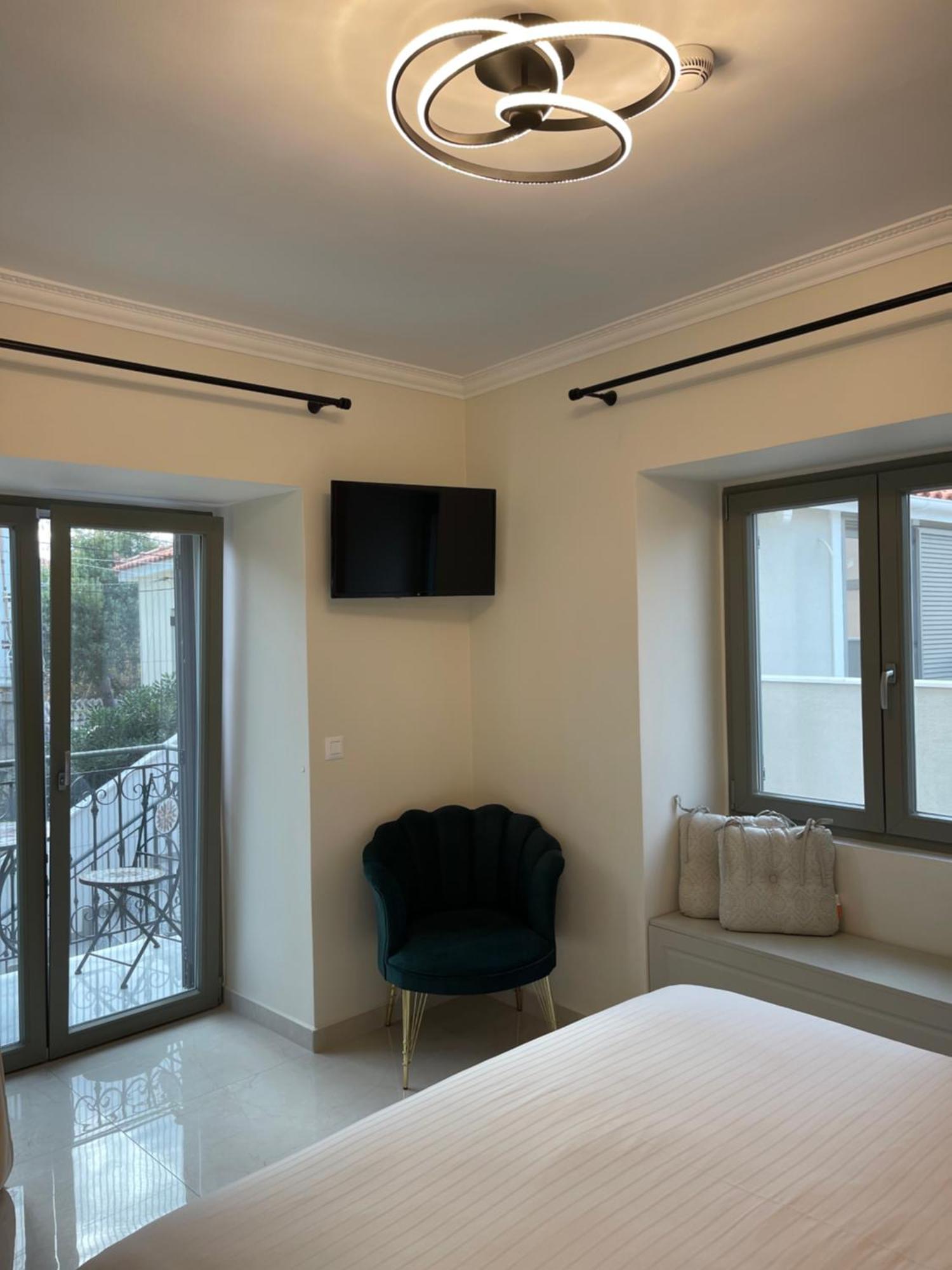 Aesthesis Arxontiko Luxury Rooms 米里纳 外观 照片